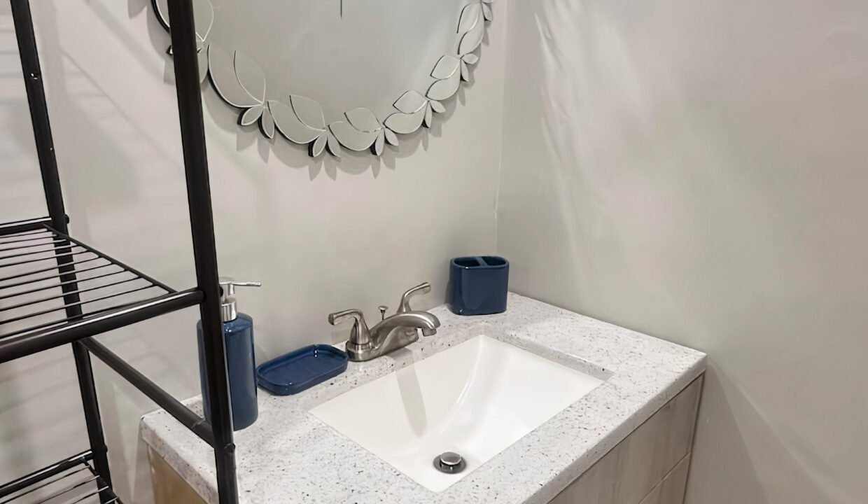 ea33c218-d1de-422d-94fc-b4e022859ad4_LE_upscale_balanced_x4 (1)